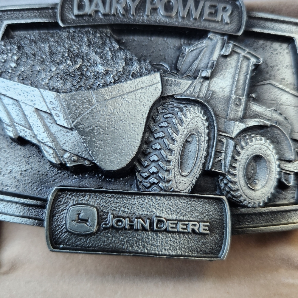 Belt buckle